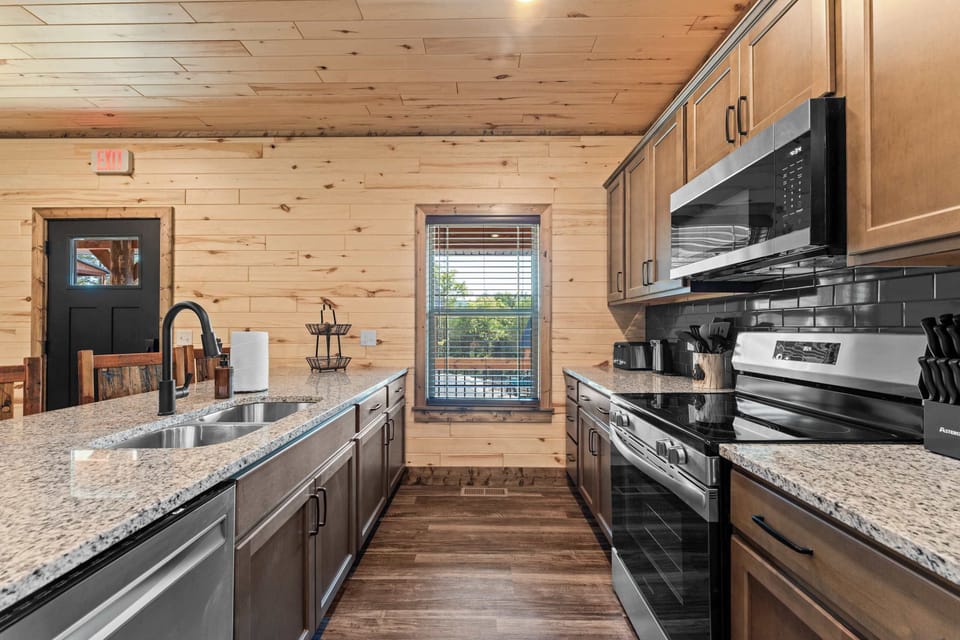 Plenty of counter space in the kitchen for all your meal prepping!