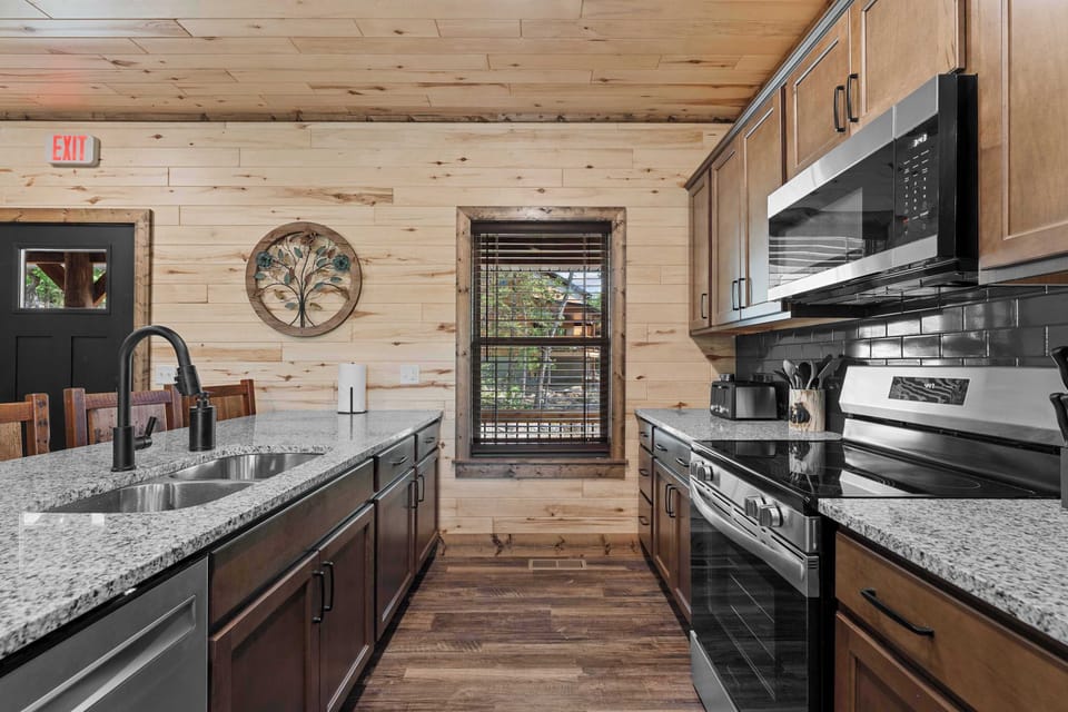 Plenty of counter space in the kitchen for all your meal prepping!