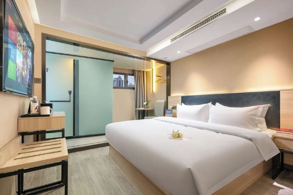 Superior Double Room, City View | WiFi (free), bed sheets