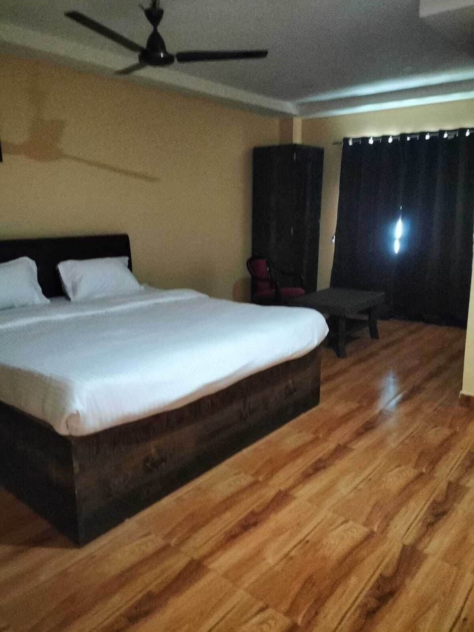 Deluxe Single Room | WiFi (free)