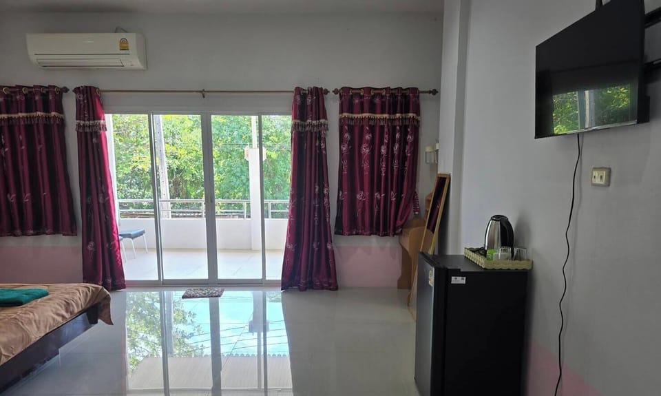 Deluxe Room, Non Smoking | Terrace/patio