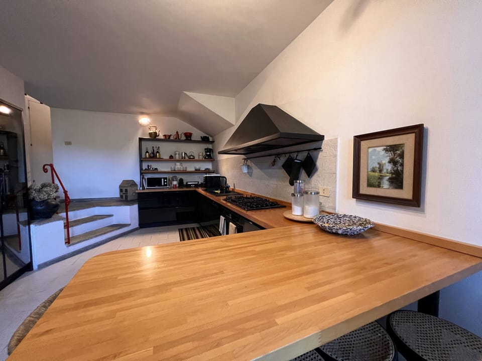 Superior Villa, Garden View | Private kitchen | Highchair, cookware/dishes/utensils