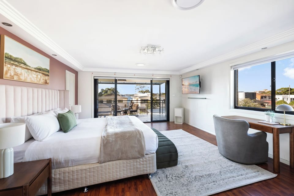 Master Bedroom with ensuite and balcony