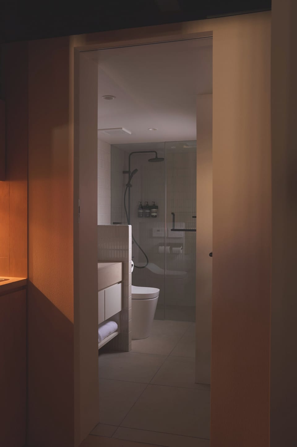 Luxury Suite, City View | Bathroom | Shower, free toiletries, hair dryer, towels