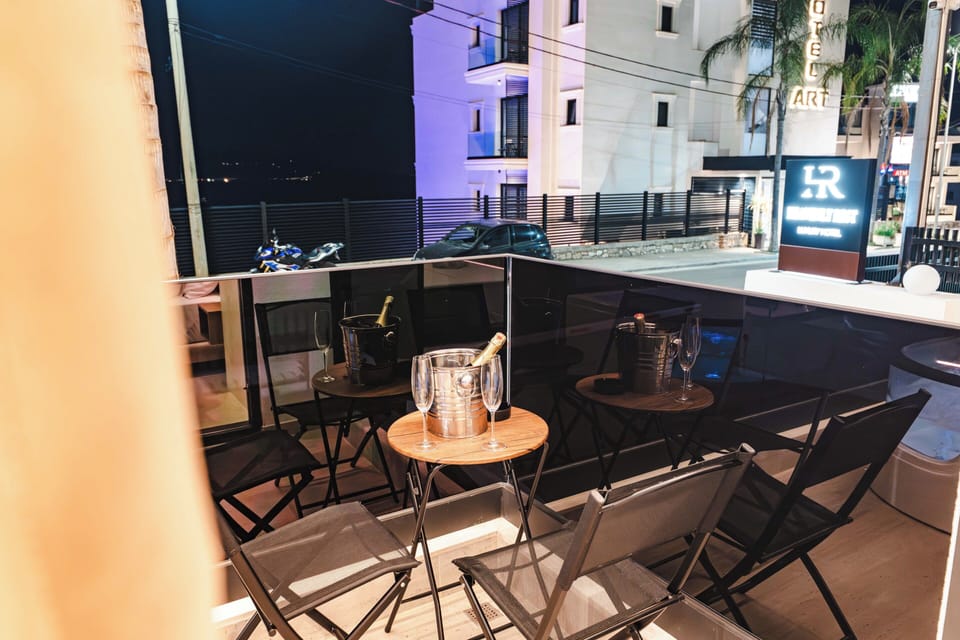 Deluxe Double Room | WiFi (free), bed sheets