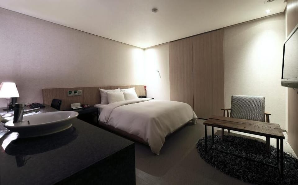 Double Room, Mountain View | Desk, WiFi (free)