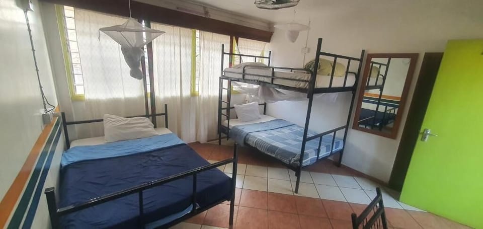 Iron/ironing board, WiFi (free)