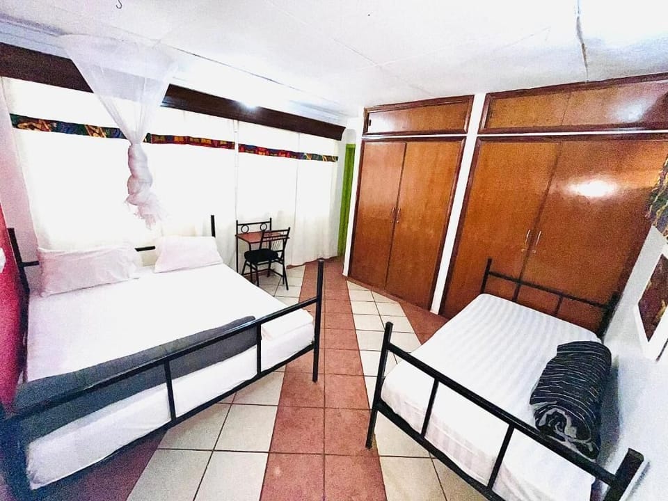 Deluxe Double or Twin Room | Iron/ironing board, WiFi (free)
