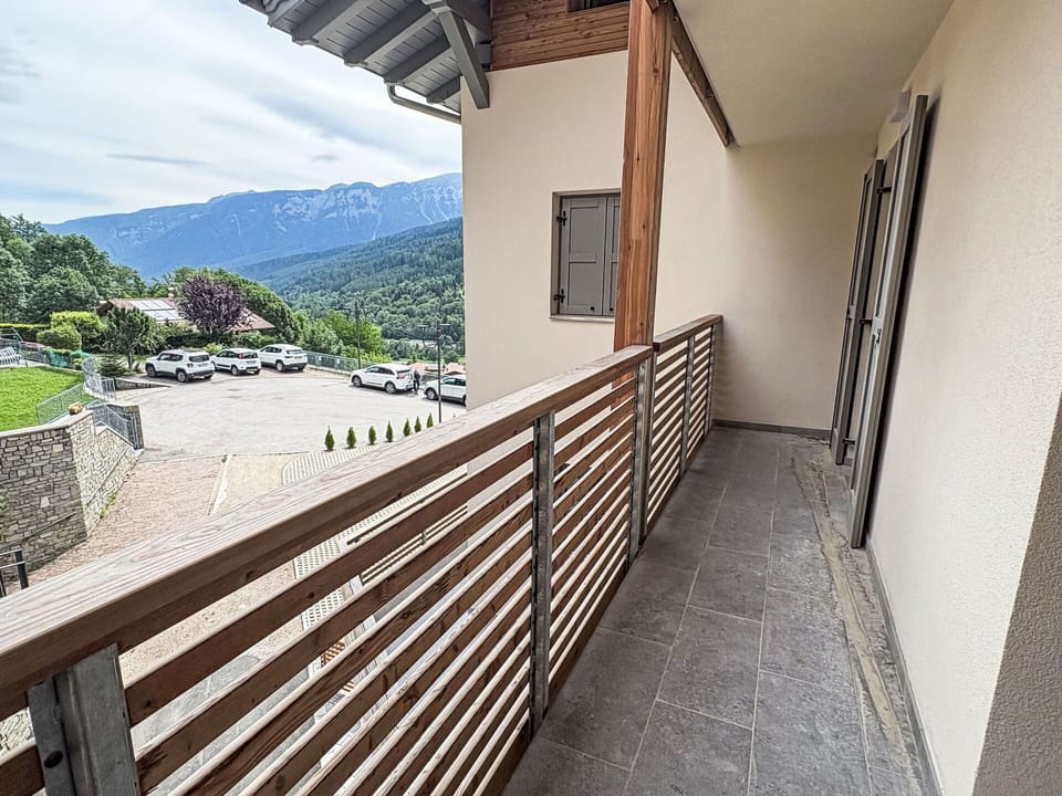 Wood, Balcony, Porch, Handrail, Apartment, Wood Stain, Hardwood, Deck, Shade, Baluster
