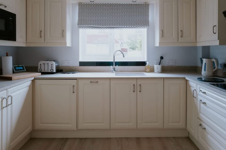 House | 3 bedrooms, high-speed internet