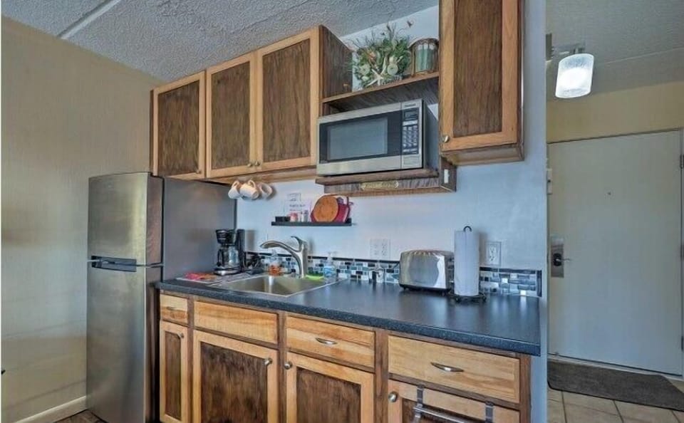 238 kitchenette