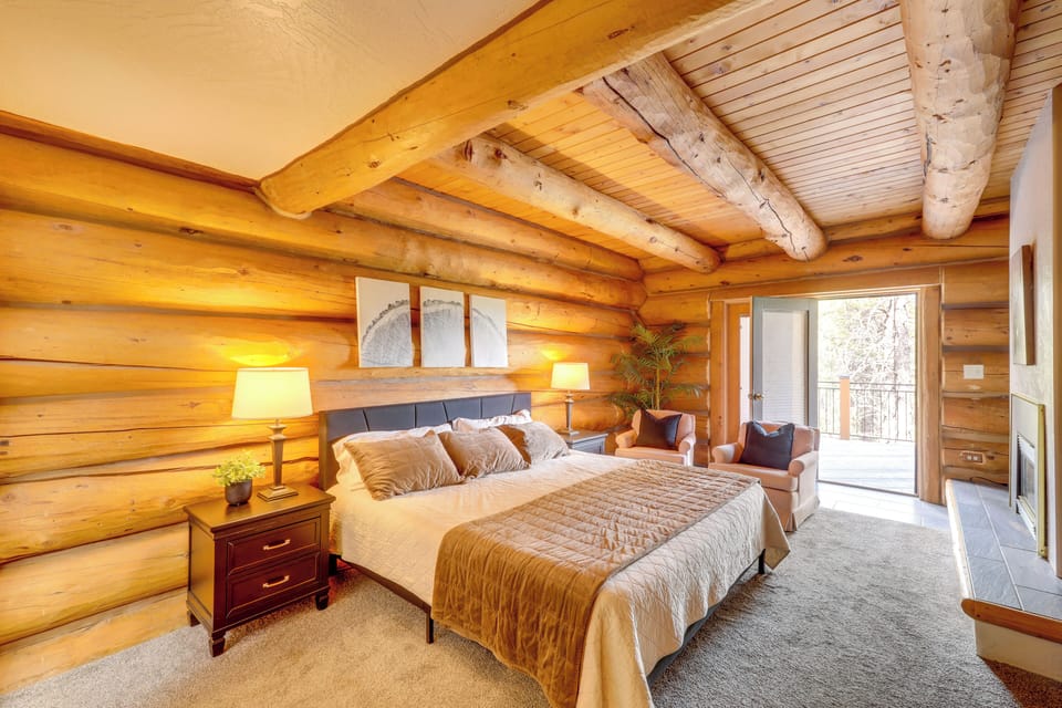 House (4 Bedrooms) | Interior