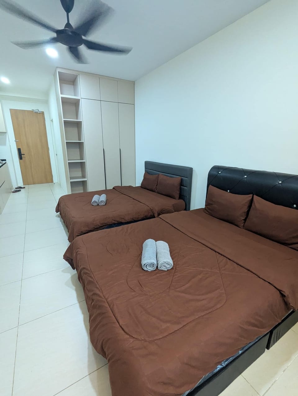 Apartment, 2 Queen Beds | Blackout drapes, iron/ironing board, WiFi (free)