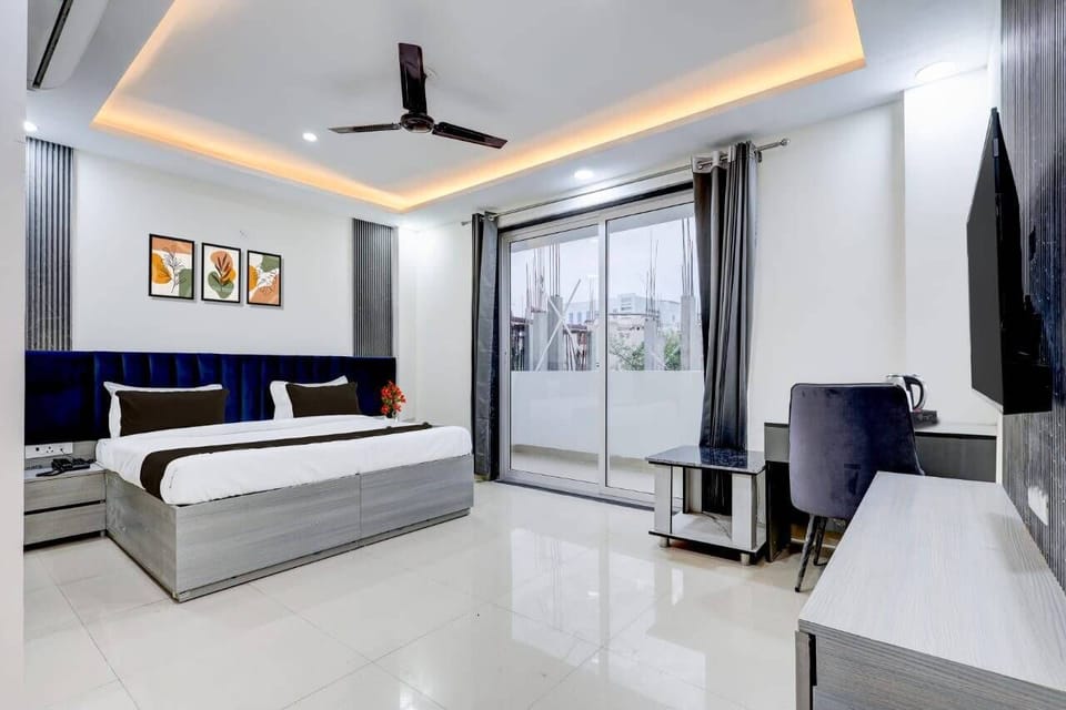 Desk, laptop workspace, iron/ironing board (on request), WiFi (free)