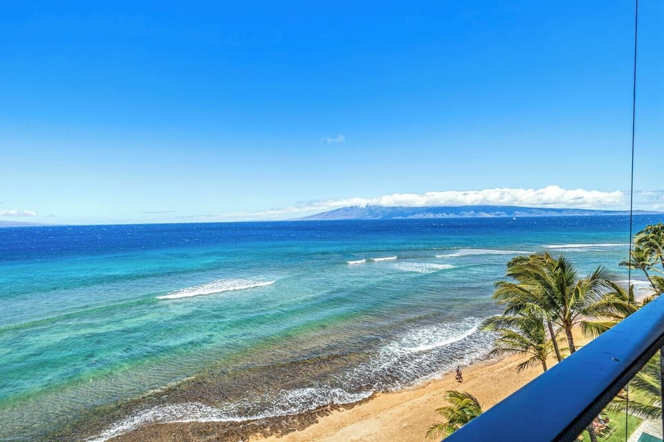 Enjoy endless blue skies and views of Molokai directly from your lanai MAH-814