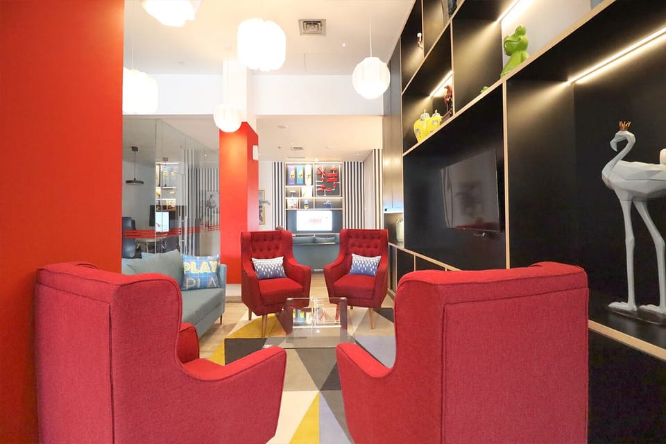 Lobby lounge