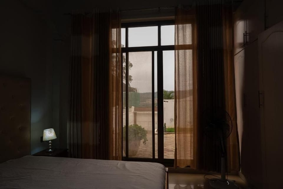 Deluxe Double Room, Courtyard View | Blackout drapes, iron/ironing board (on request)