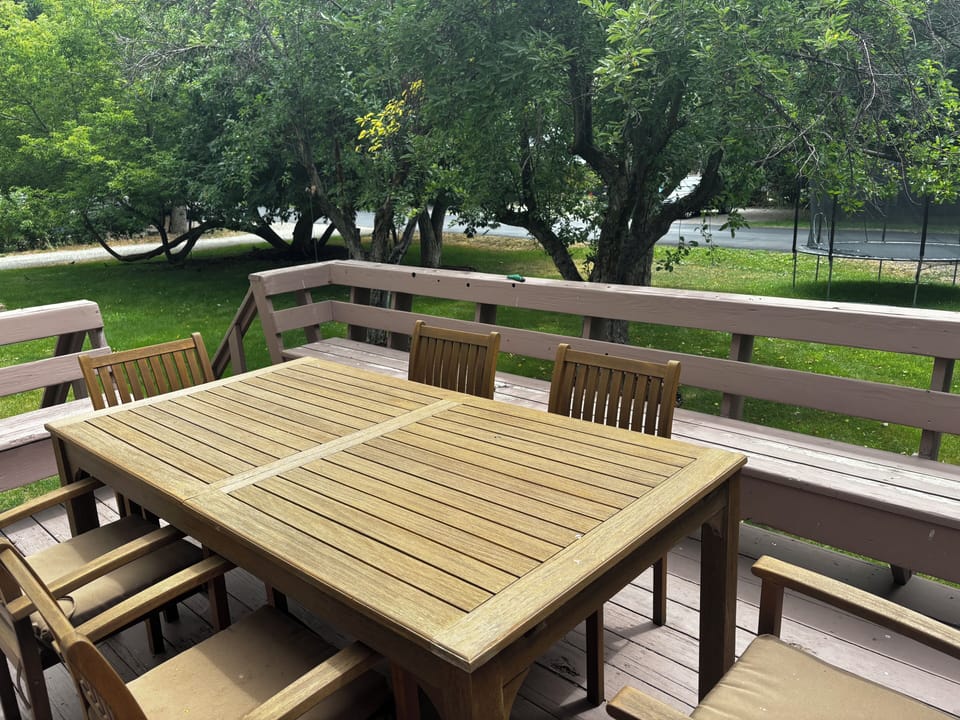 Outdoor dining