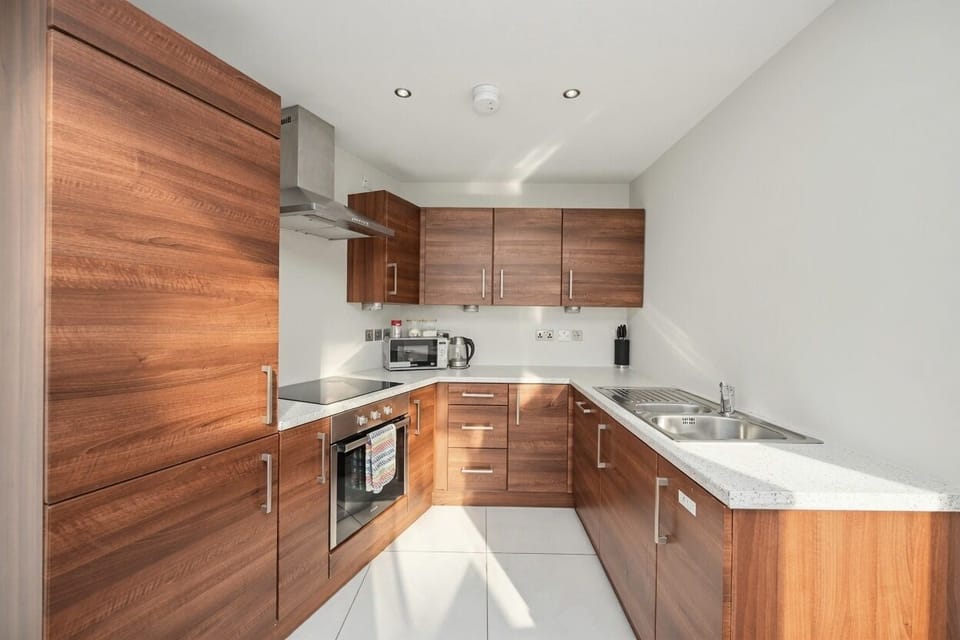City Apartment, Sea View | Private kitchen | Dishwasher