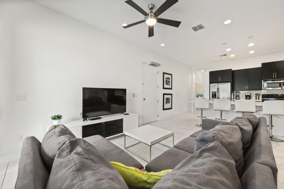 450 Captiva Drive (1).jpg