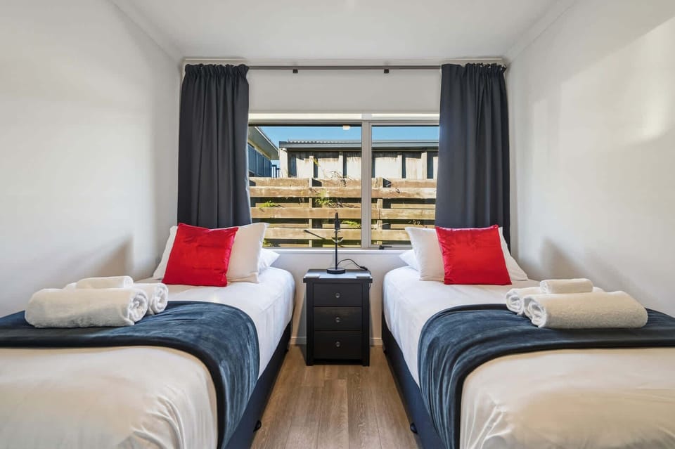 Bedroom with two single beds