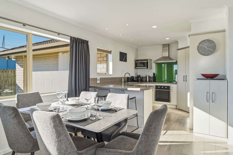 Dining table beside the kitchen