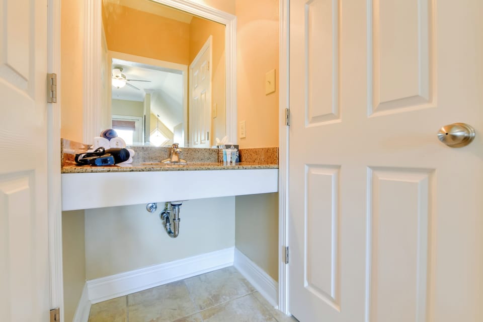 Bathroom | 2nd Floor