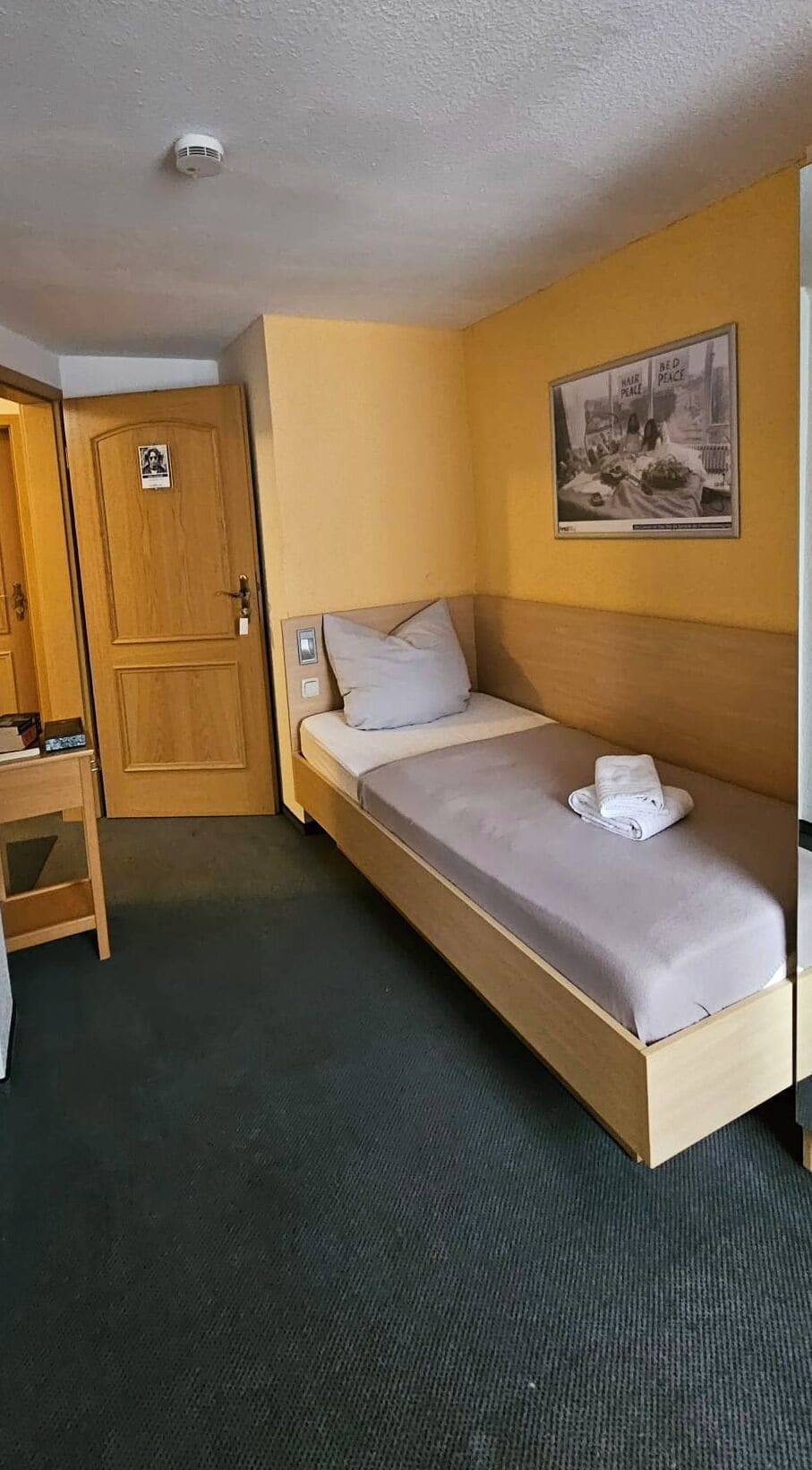 Standard Single Room | Desk, laptop workspace, blackout drapes, WiFi (free)