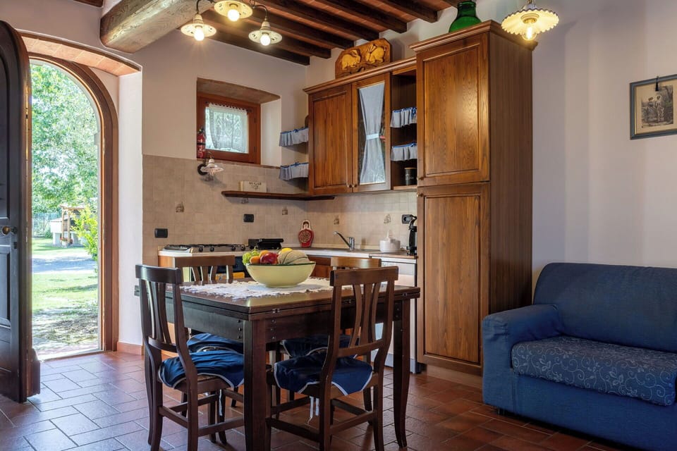 Autumn, Kitchen, Living Room, Spring, Summer