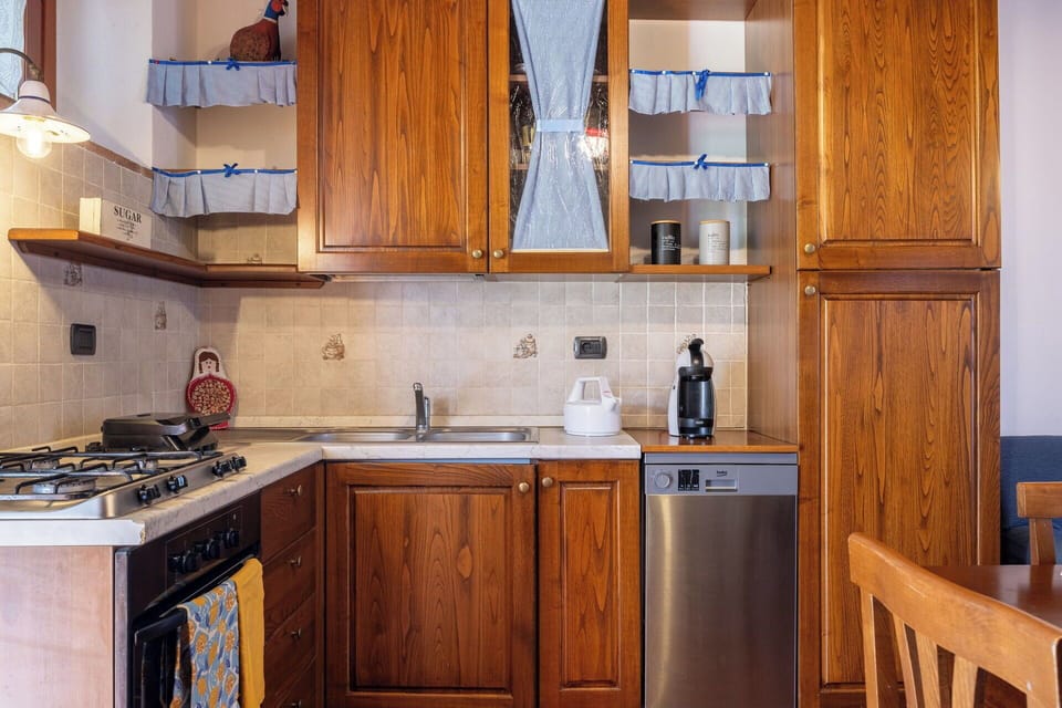 Autumn, Kitchen, Living Room, Spring, Summer