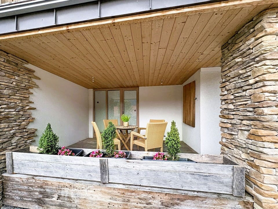 Wood, Stone Wall, Hardwood, Natural Material, Wood Stain, Plank, Beam, Houseplant, Lumber