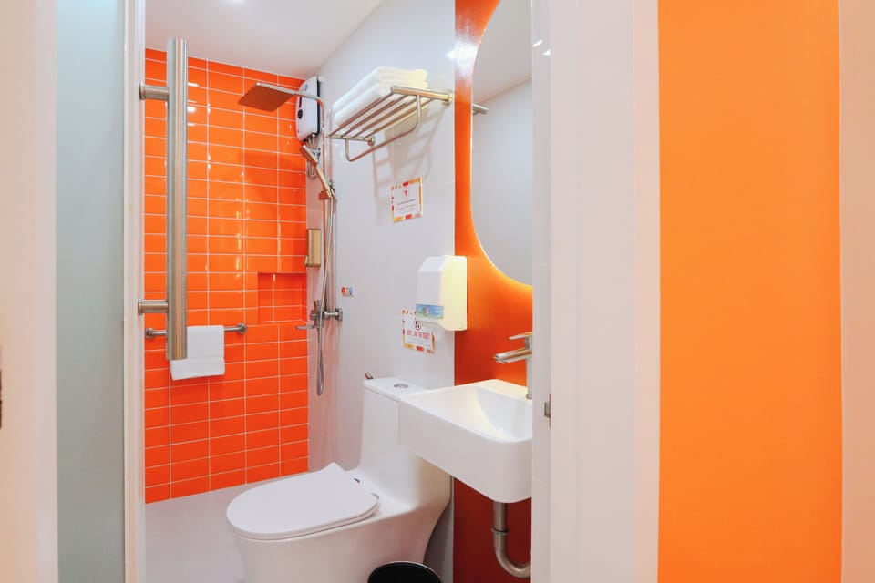 Premium Vibe | Bathroom | Free toiletries, towels, soap, shampoo