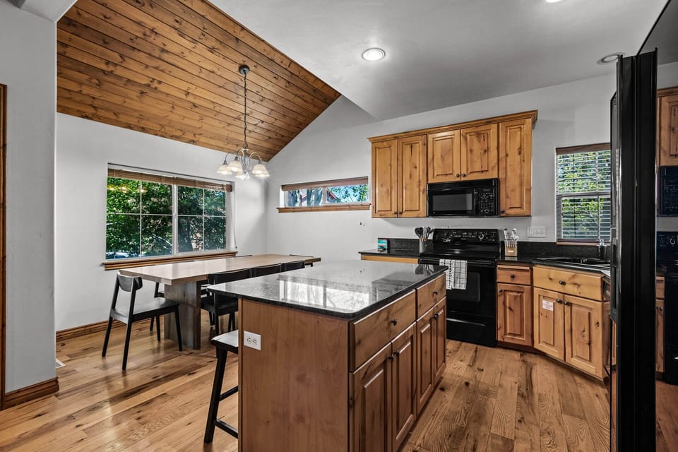 Bear Hollow 5457