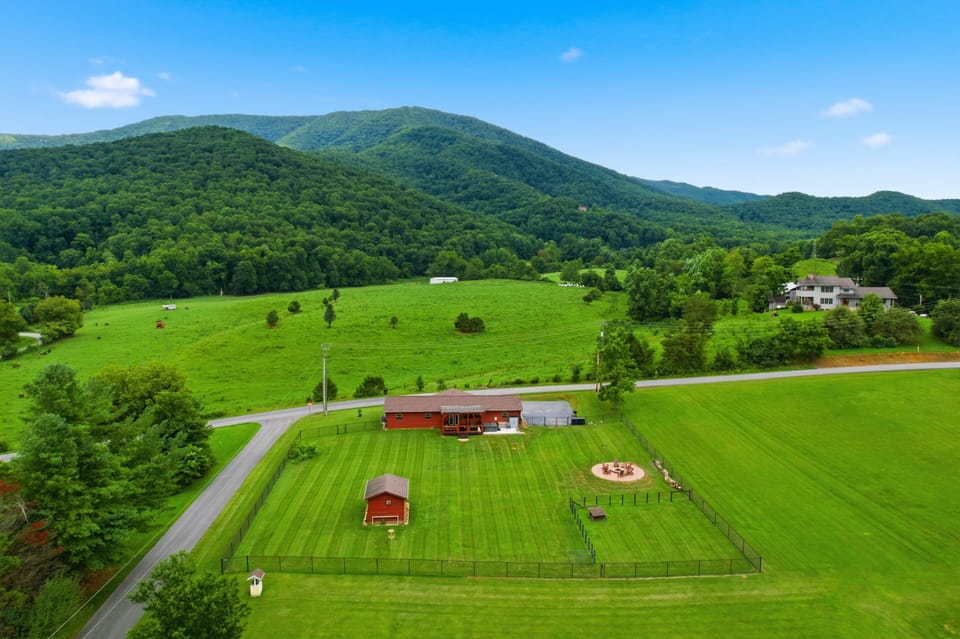 Cabin, 3 Bedrooms | Aerial view