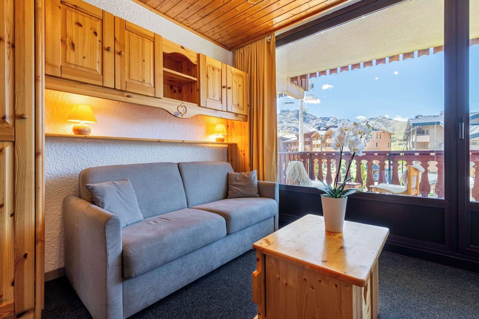 Cosy Living Room Area