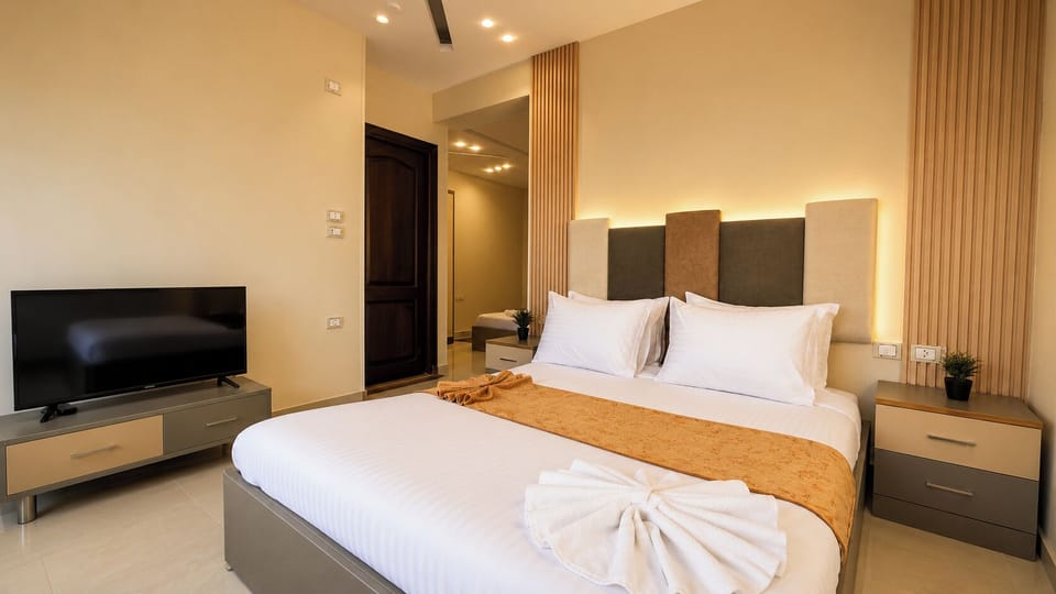 Premium Family Room with Panoramic Pyramids View | Premium bedding, minibar, in-room safe, desk