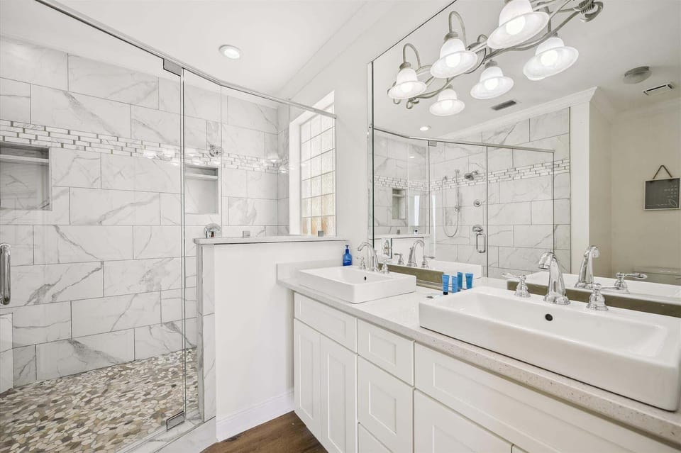 8013 B Surf Drive - Just Beachy Cottage in Lower Grand Lagoon