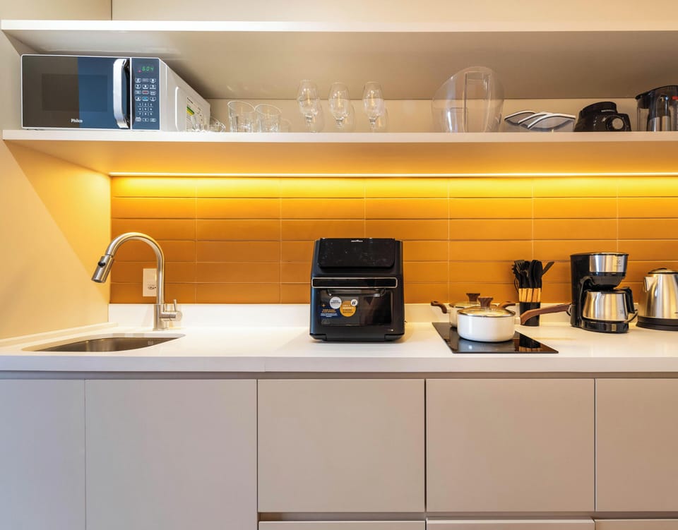 Comfort Apartment, Lanai, City View | Private kitchen | Mini-fridge