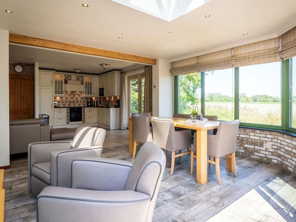 Villa | Dining