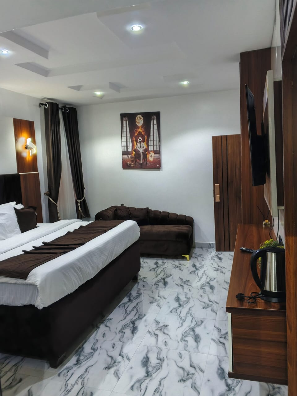 Superior Room | Desk, laptop workspace, soundproofing, WiFi (free)