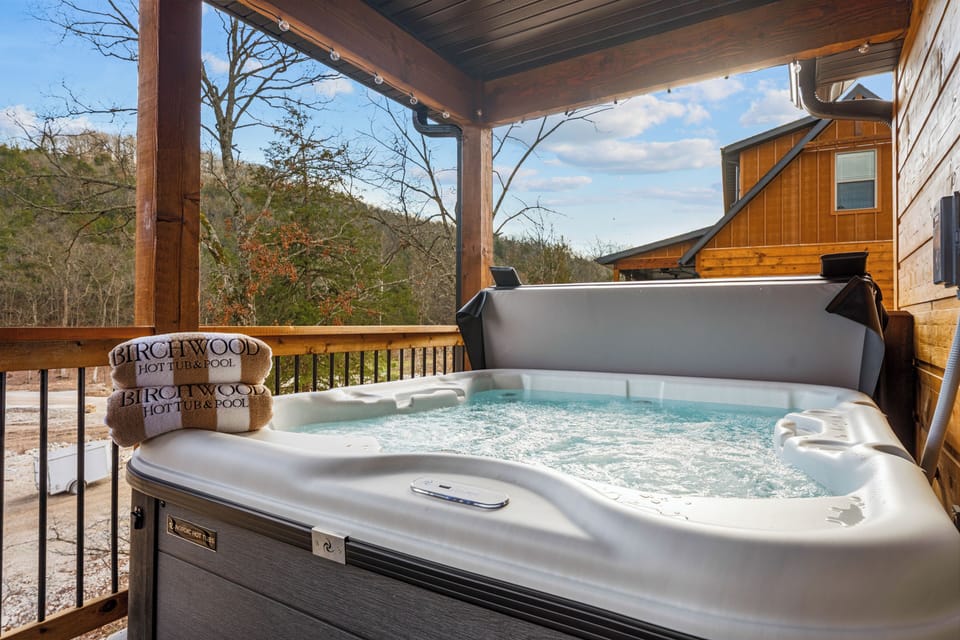 Outdoor spa tub