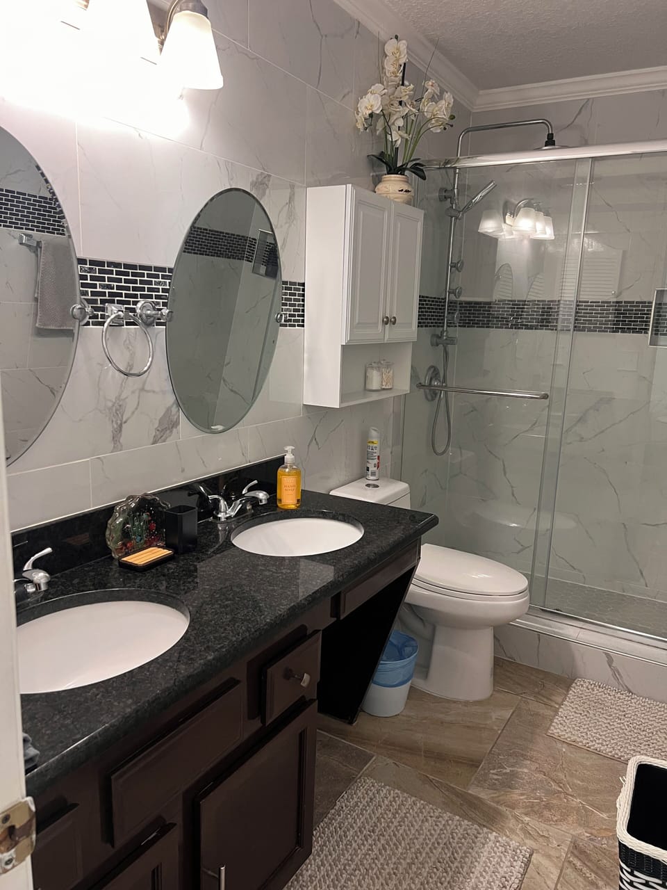 Master bathroom 