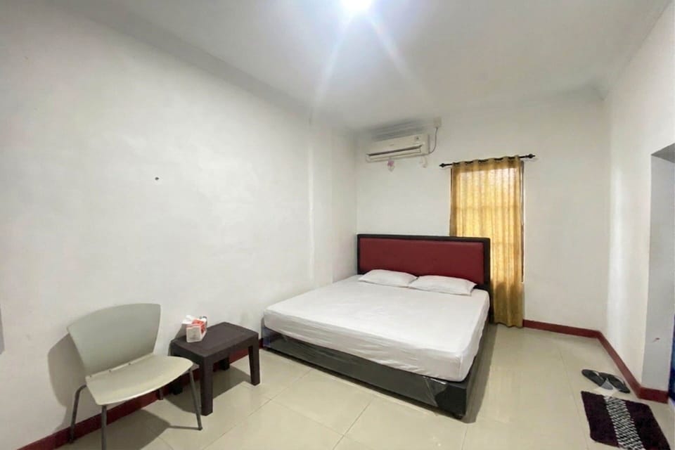 WiFi (free), bed sheets