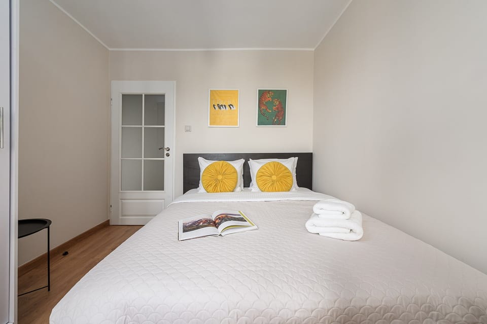 Lumina 3-room Apartment Parking near PGE Apartment in Warsaw