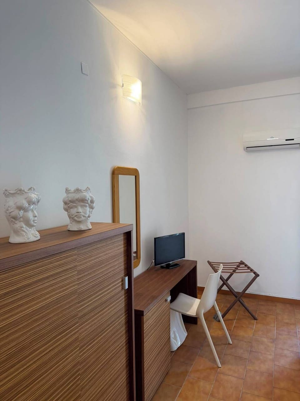 Basic Double or Twin Room | Interior