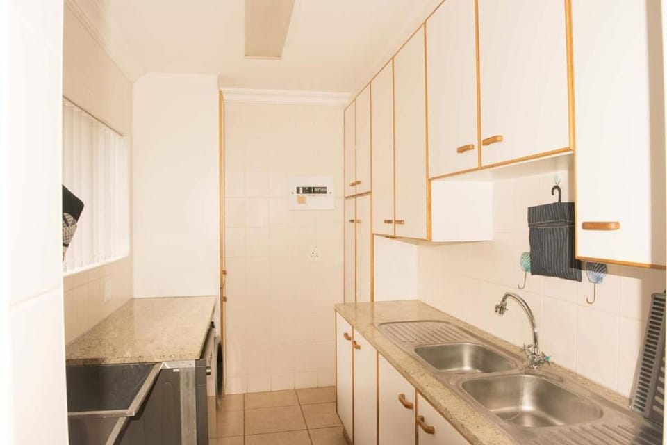 Apartment, 3 Bedrooms, Balcony, Ocean View | Private kitchen
