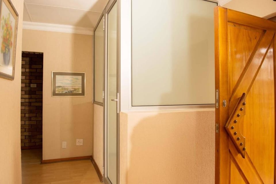 Apartment, 3 Bedrooms, Balcony, Ocean View | Interior