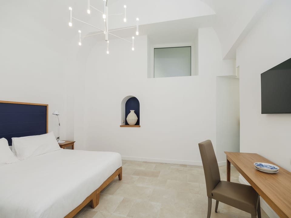 Double or Twin Room | WiFi (free)