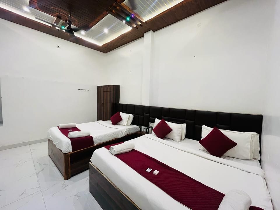 Roomshala Shreeji Palace Hotel in Uttar Pradesh