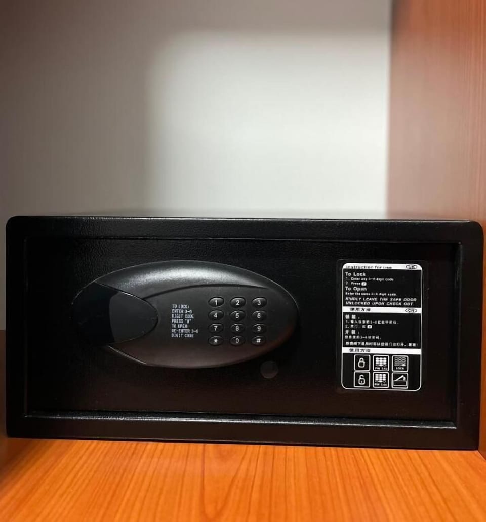 Family Room, Balcony, Lagoon View | Desk, WiFi (free)